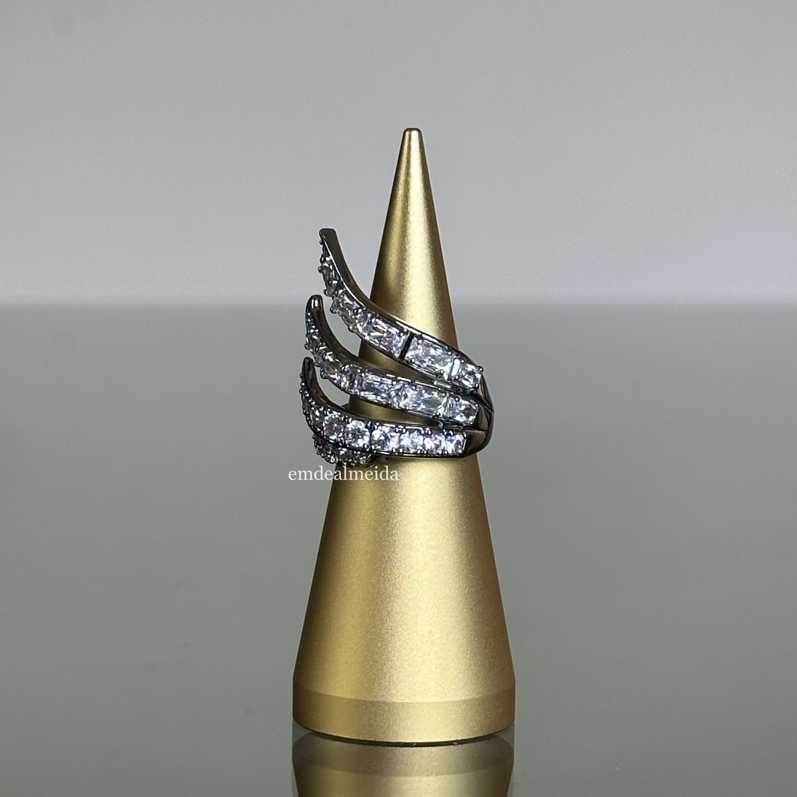 Swarovski Crystal Vienna Collection Swan Ring Ruthenium Plated 55 (US 7) 5709285