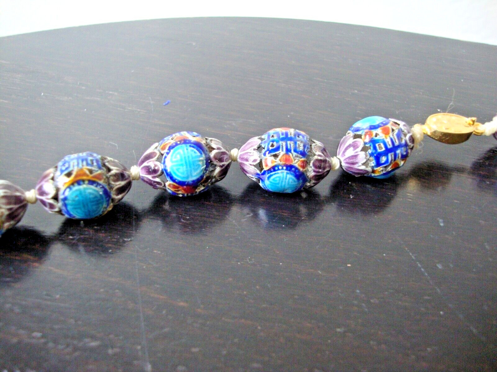 VINTAGE CHINESE EXPORT CLOISONNE MULTICOLOR DOUBLE SHOU SILVER EGG BEAD NECKLACE