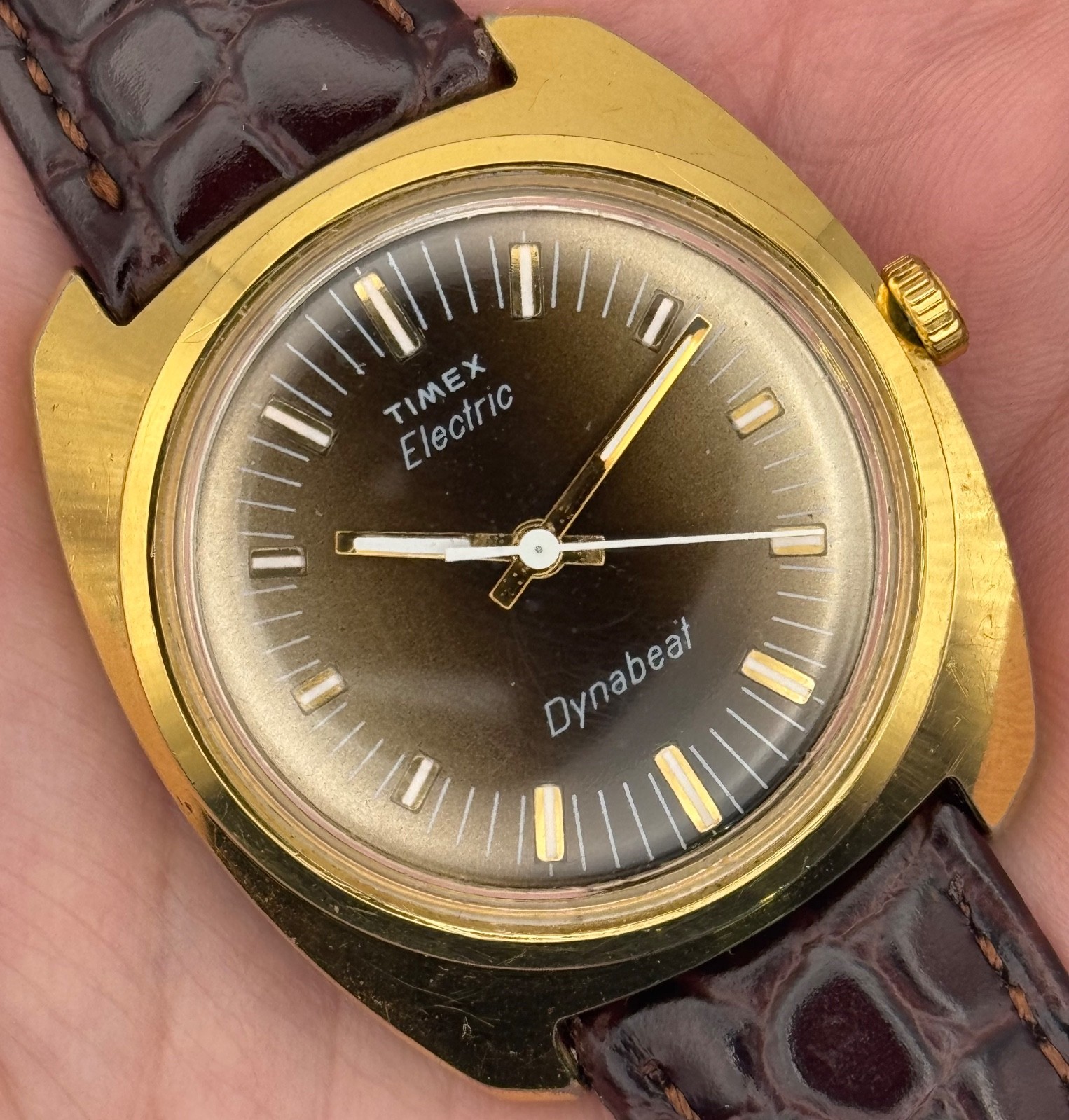 ~1977 Vintage Timex Men’s Dynabeat Electric Gold-Tone Watch w/NEW BAND – RUNS!