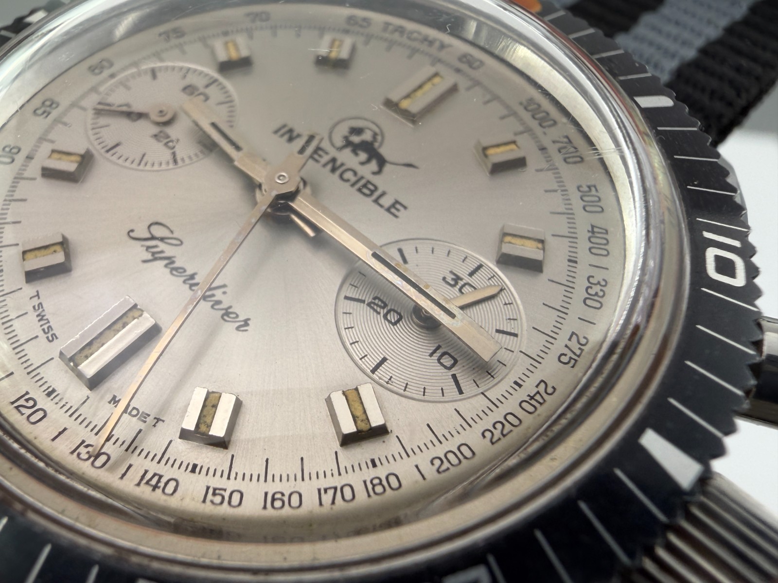VTG INVENCIBLE 3850 SuperDiver Silver Chronograph Manual Wind Cal 7733 – 38 mm