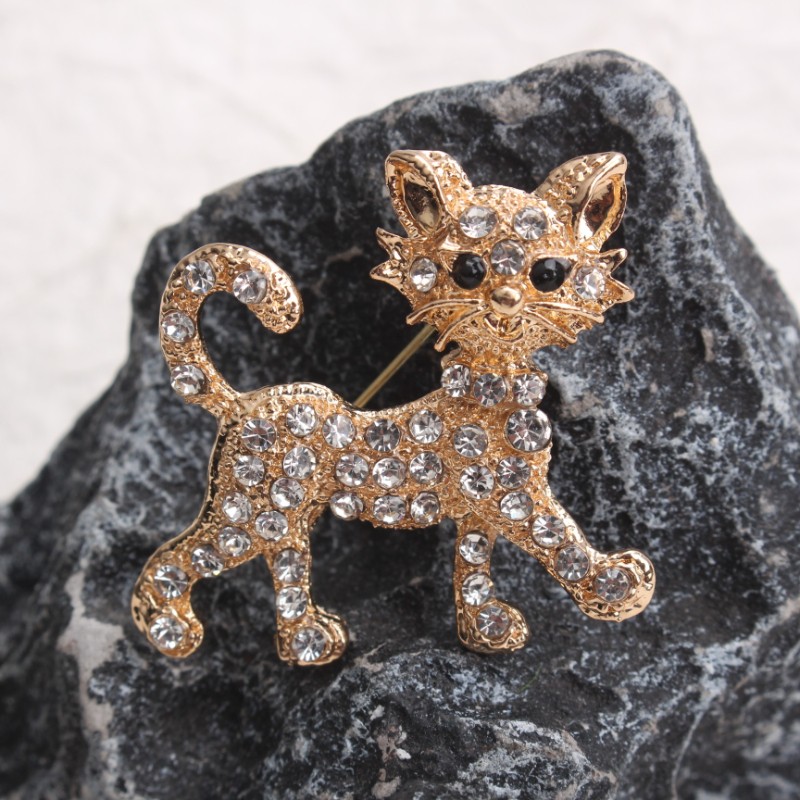 Vintage Cat Brooch with Rhinestones: Elegant Jewelry, Ideal Gift