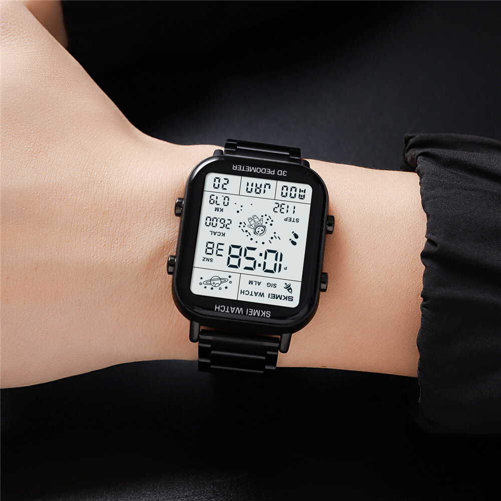 SKMEI Sport Watch Men Astronaut Dial Digital Wristwatch Male Steel LED Watches