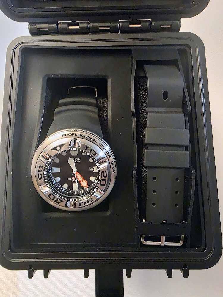 Citizen Eco-Drive Men’s Lefty Professional Promaster Calendar Watch [BJ8050-08E]