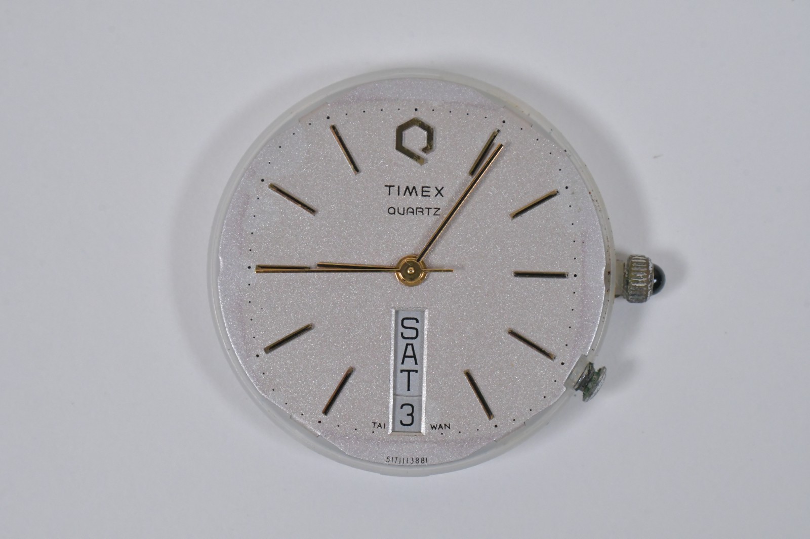Vtg Timex Q Quartz Day Date Silver Tone 32mm M Cell AS IS PARTS or REPAIR