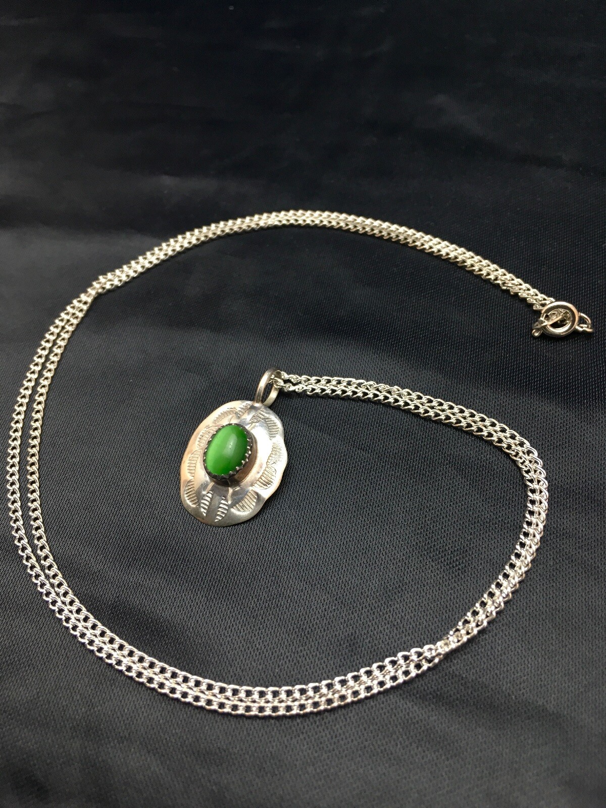 Native American Green Stone Pendant Navajo Sterling Silver Necklace 8956