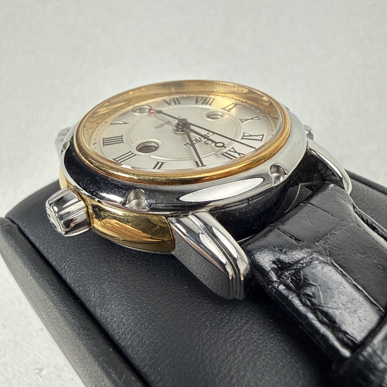 Gevril 15 Degrees B0110 Dual Time Day Night 18K Gold Bezel Swiss Auto Watch READ