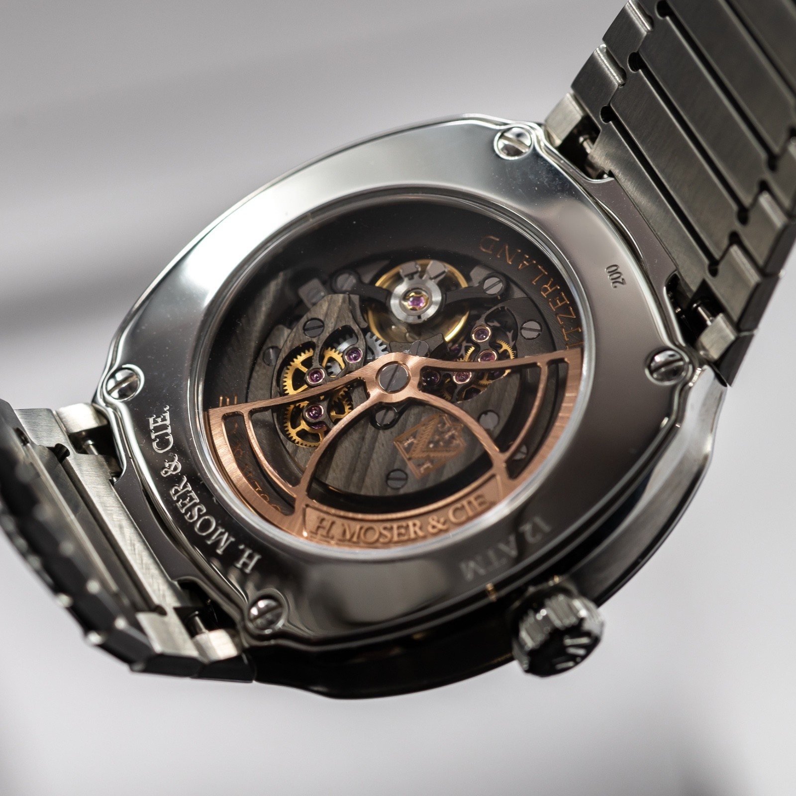 H. Moser & Cie. Streamliner Two Hands, Silver frosted dial Full Set 2026!