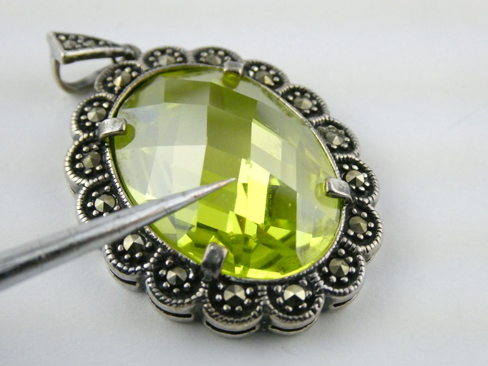 Sterling Silver Faceted Lemon Lime Crystal and Marcasite Pendant 13.8g 1 CHIP
