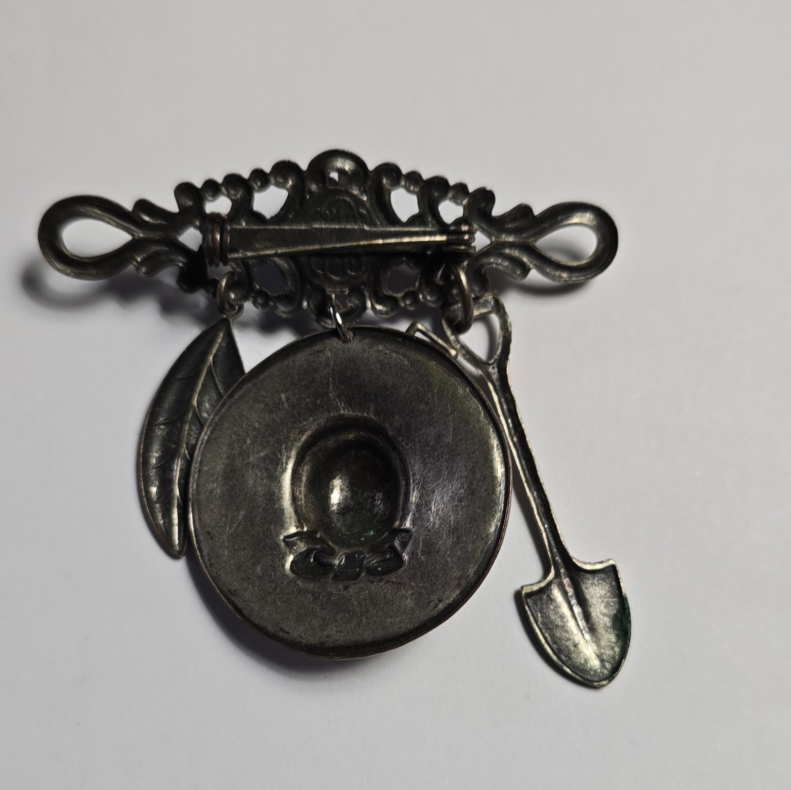 Garden Theme Brooch Pin Silver Tone Metal Dangle Leaf Shovel Round Charm