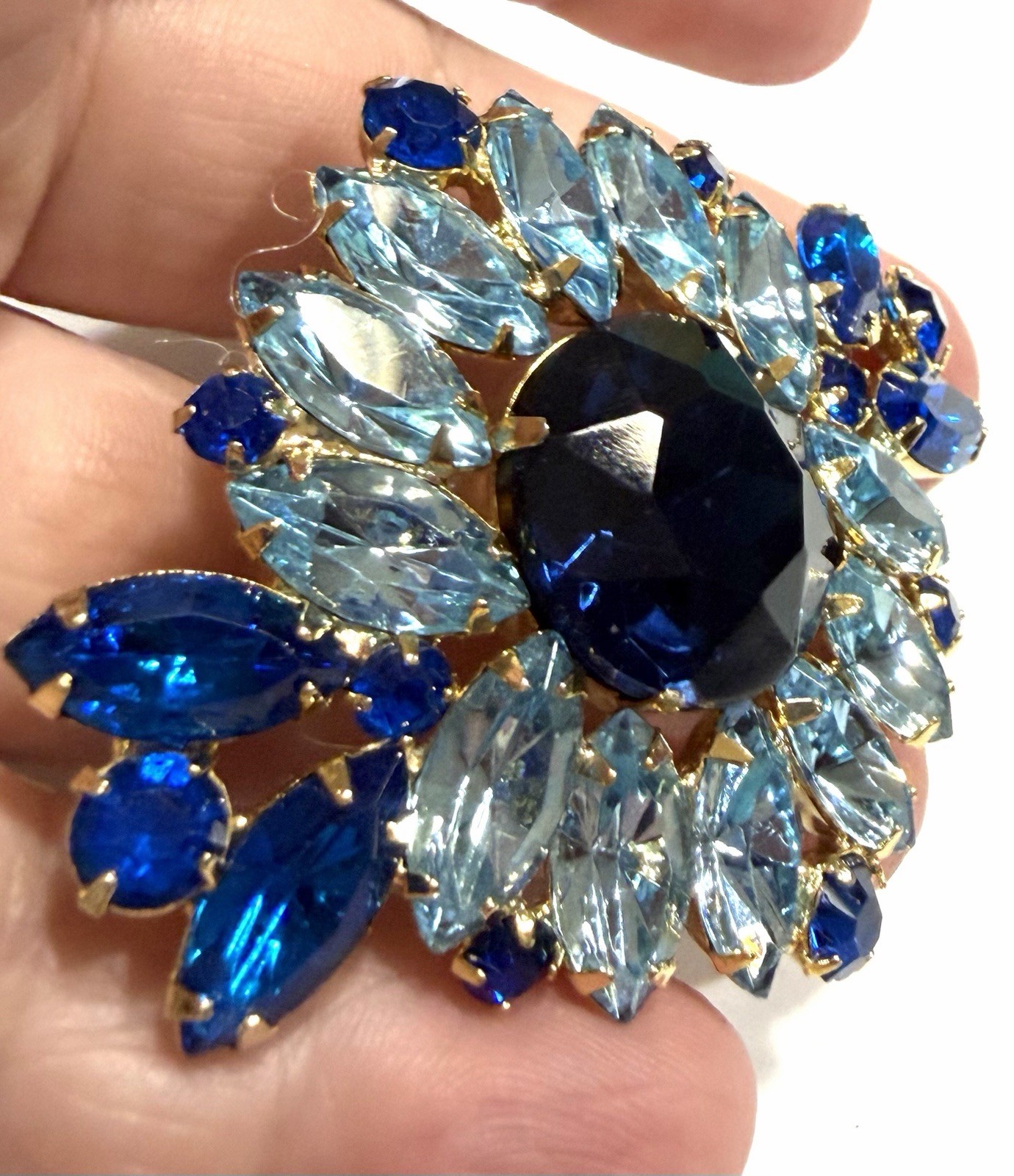 Stunning Brooch Pin Clip Earring Set 2 Toned Blue Rhinestones True Beauty