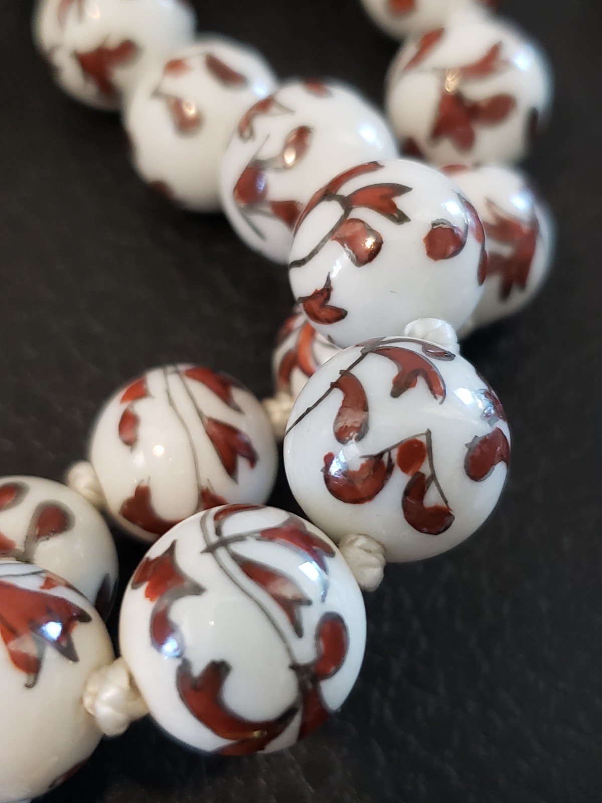 Vintage Chinese Export Necklace White Porcelain Painted Hand Knotted Box Clasp