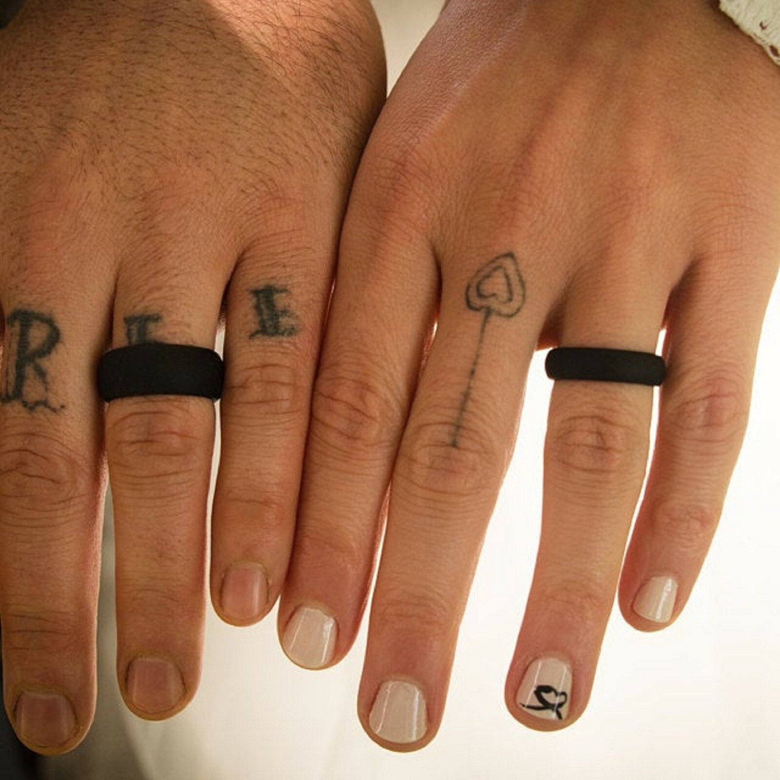AERA Silicone Wedding Band Engagement Ring FlexFit Rubber Mens Womens Jewelry