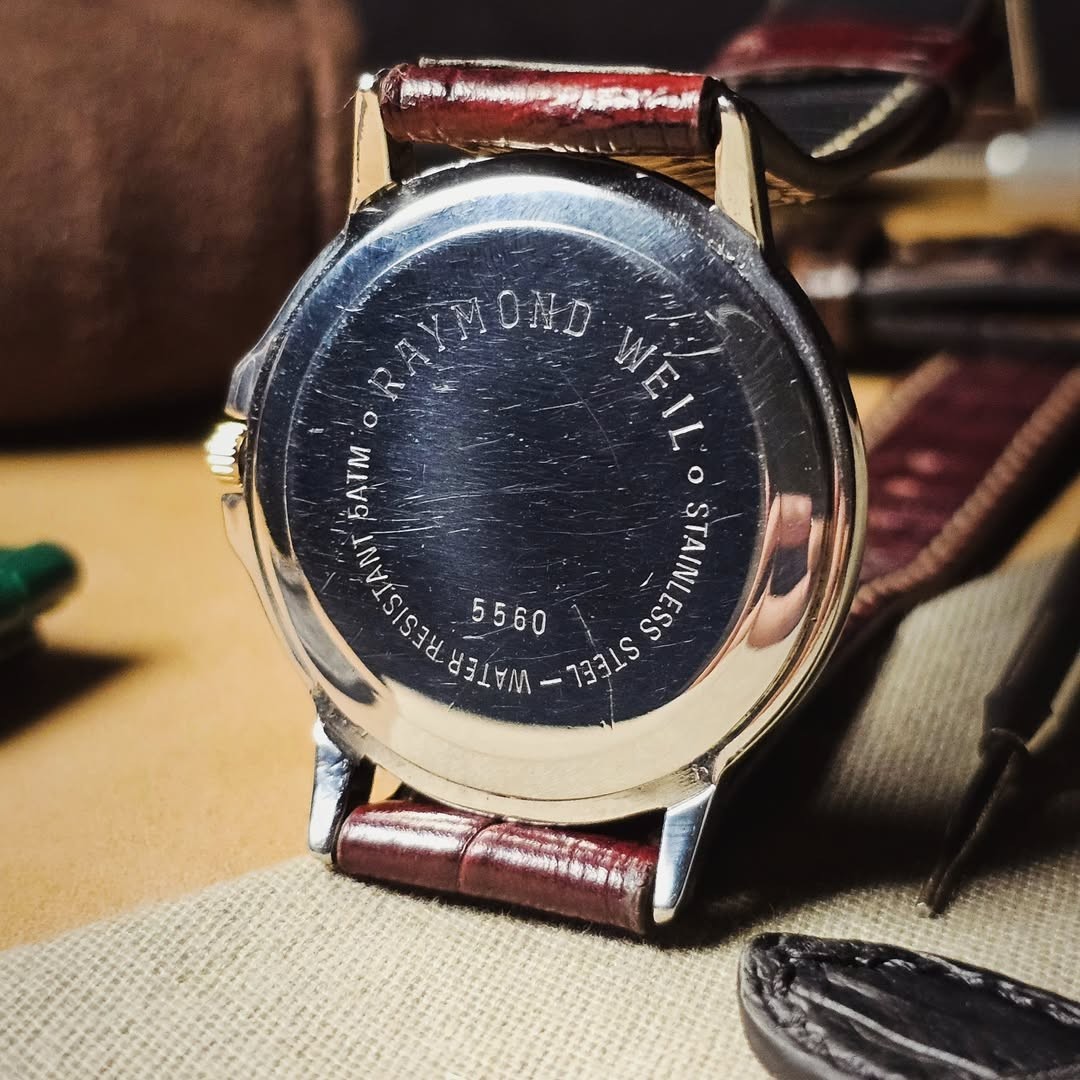 Rare Raymond Weil Tango Quartz 5560 Red Guilloche Dial Watch Leather Vintage