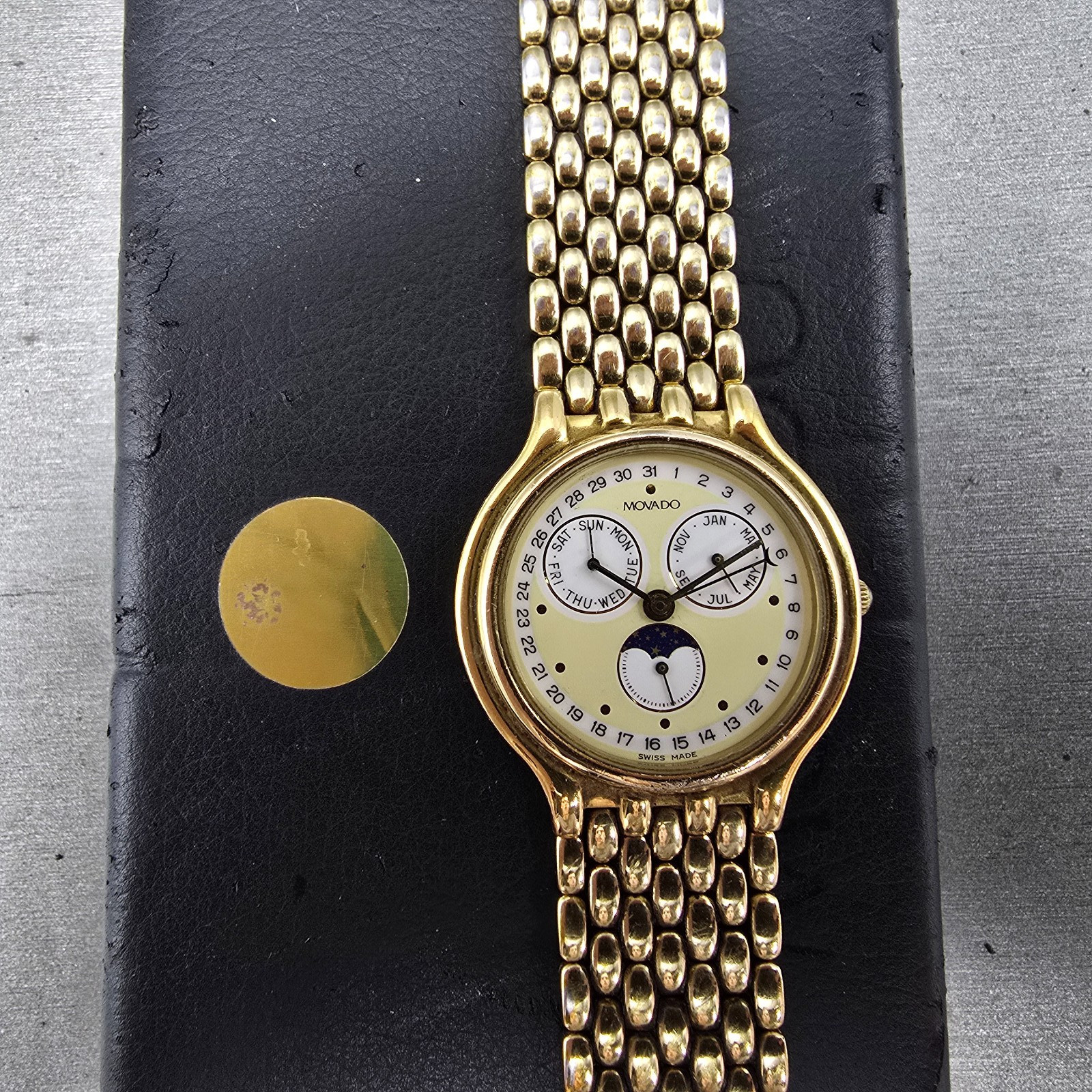 Movado Triple Calendar Moon Phase Watch Men 32mm White Dial Gold Tone NewBattery