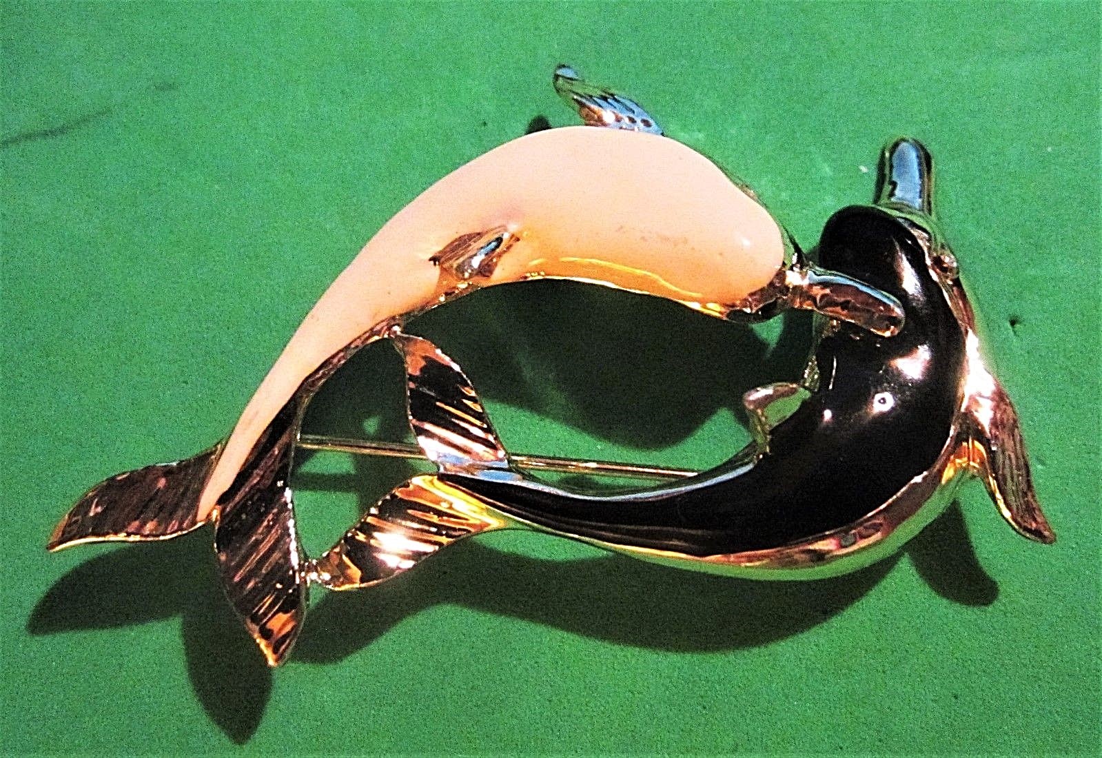 Un-marked Multi-colored Prong-set Rhinestone Golf Bag with Clubs Pin, Brooch