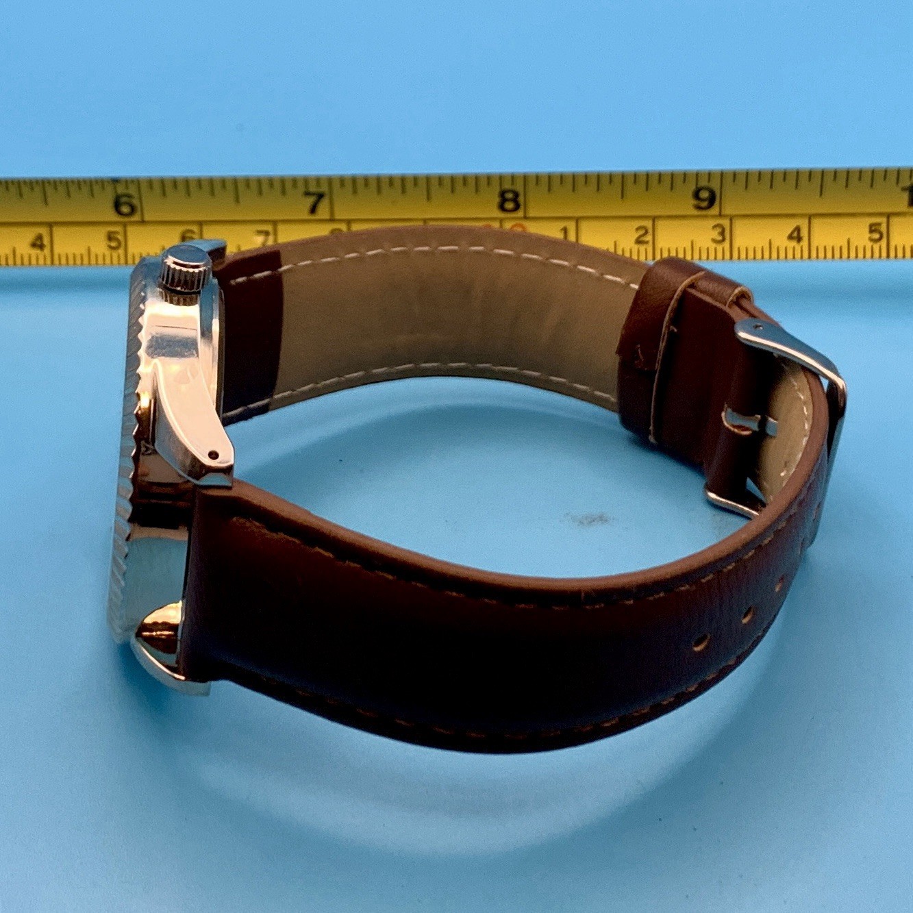 TAHARI By ACCUTIME Men’s Quartz Wristwatch Fluted Bezel Working New Battery
