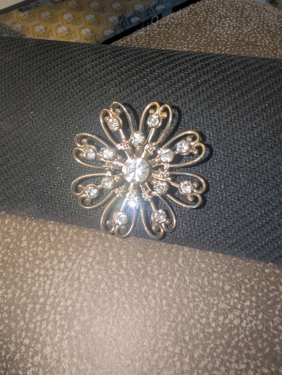 Vintage Gold Tone Brooch Open Work Floral/Snowflake Unsigned