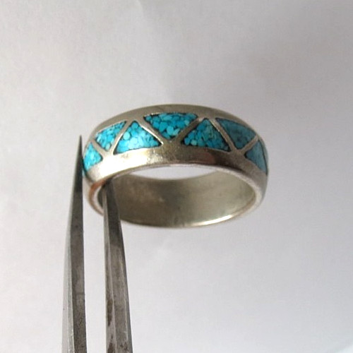 VTG NAVAJO TURQUOISE SILVER TONE CHIPS WEDDING BAND RING SIZE 7.75 & 6.9MM WIDE