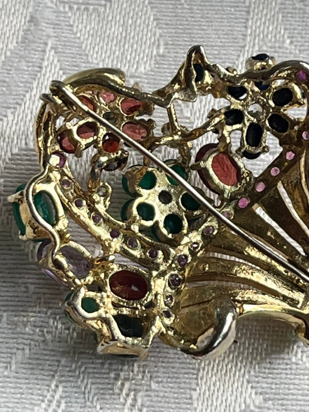 Vintage Emerald Ruby Sapphire Flower Basket Brooch Pin 41.2mm x 37.3mm