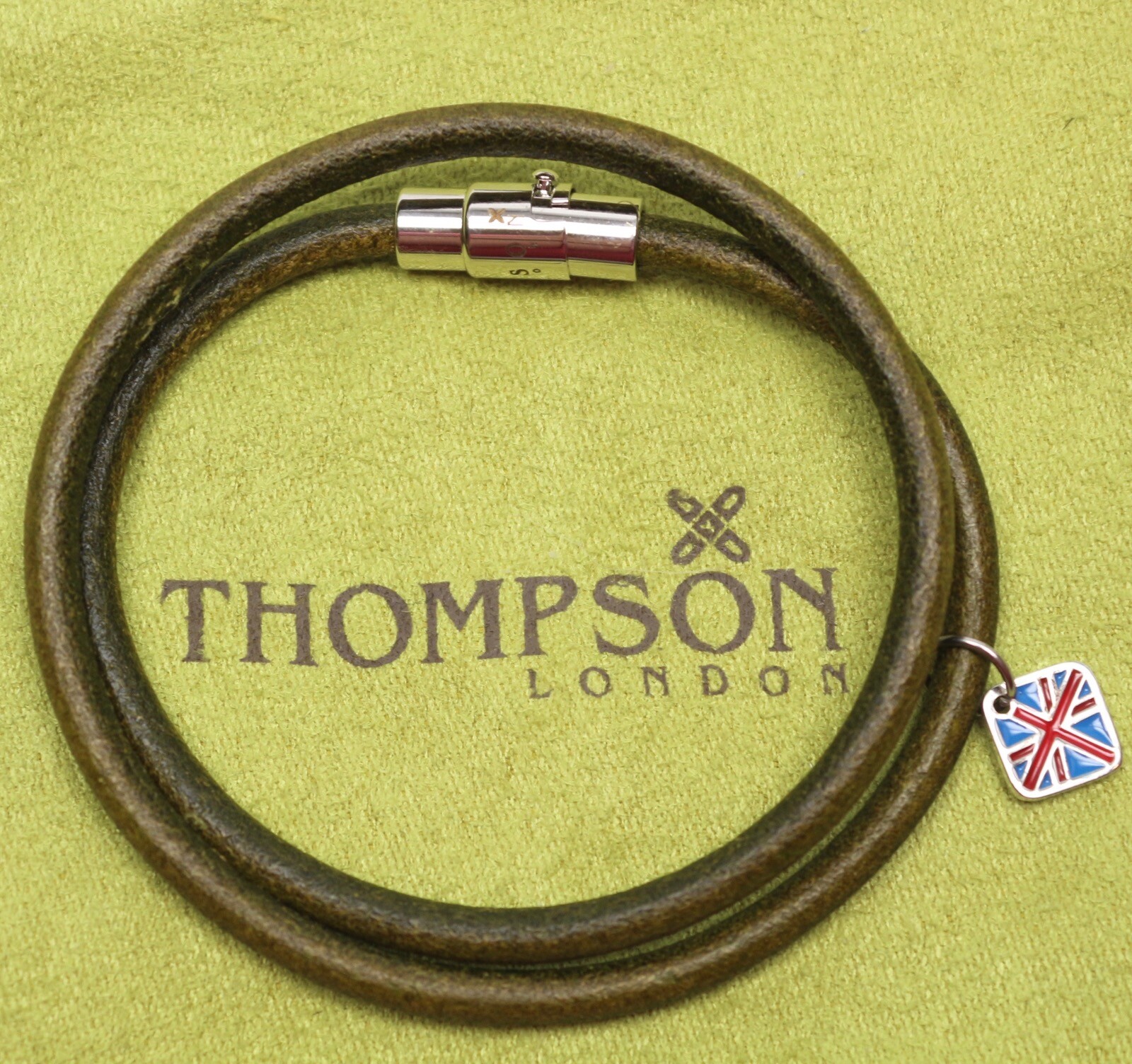 Thompson of London Mens Green Leather Bracelet 38cm Magnetic Twist Lock NWOT