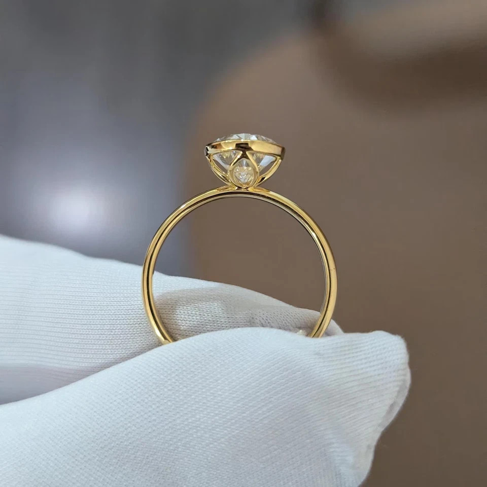 Lab Grown Oval Cut Diamond Wedding Ring 2 Carat CVD IGI E F VVS 14k Yellow Gold