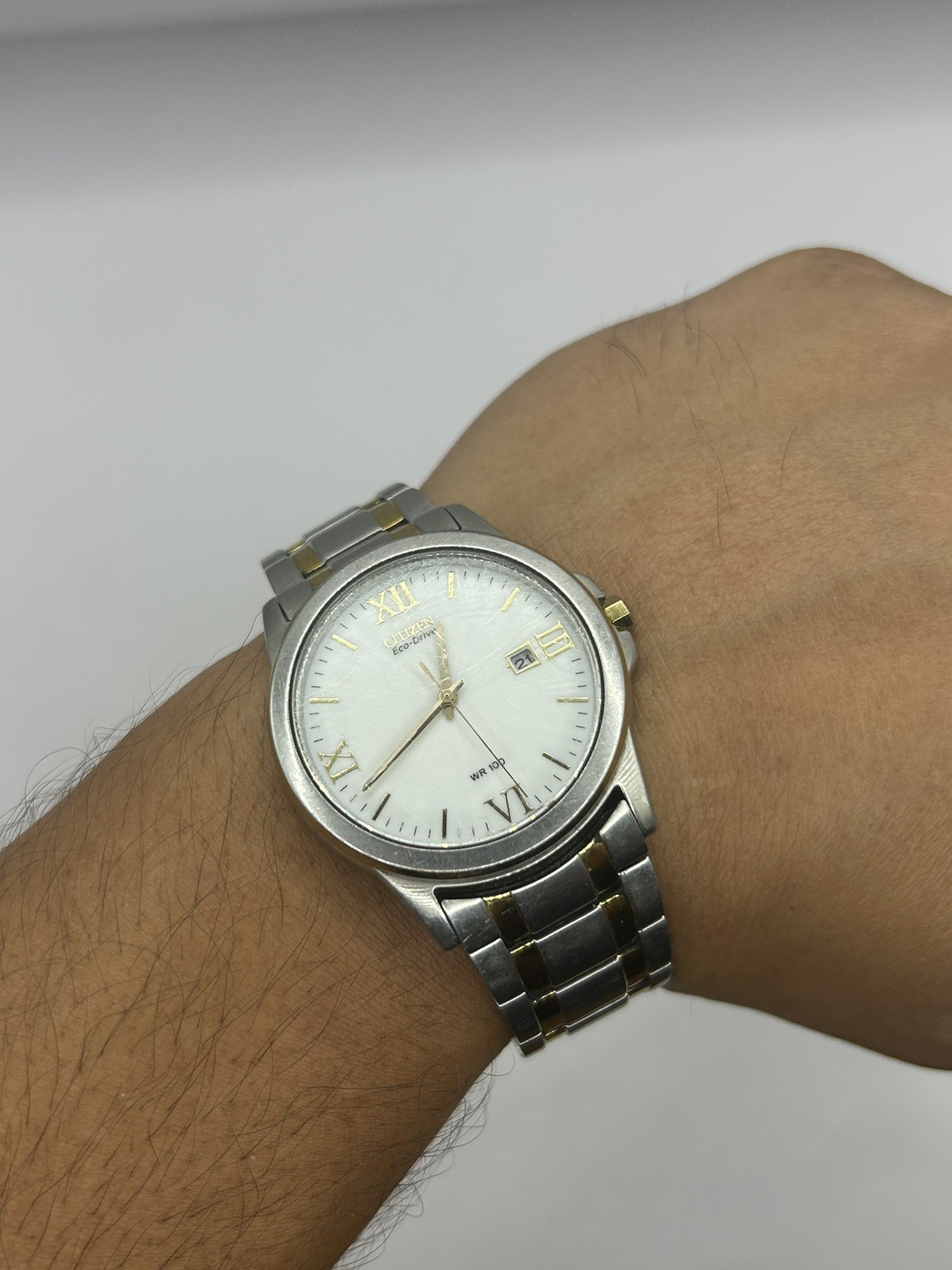 Citizen Eco-Drive Mens Stainless Steel 2-Tone Watch E111-S084211- Nice Working