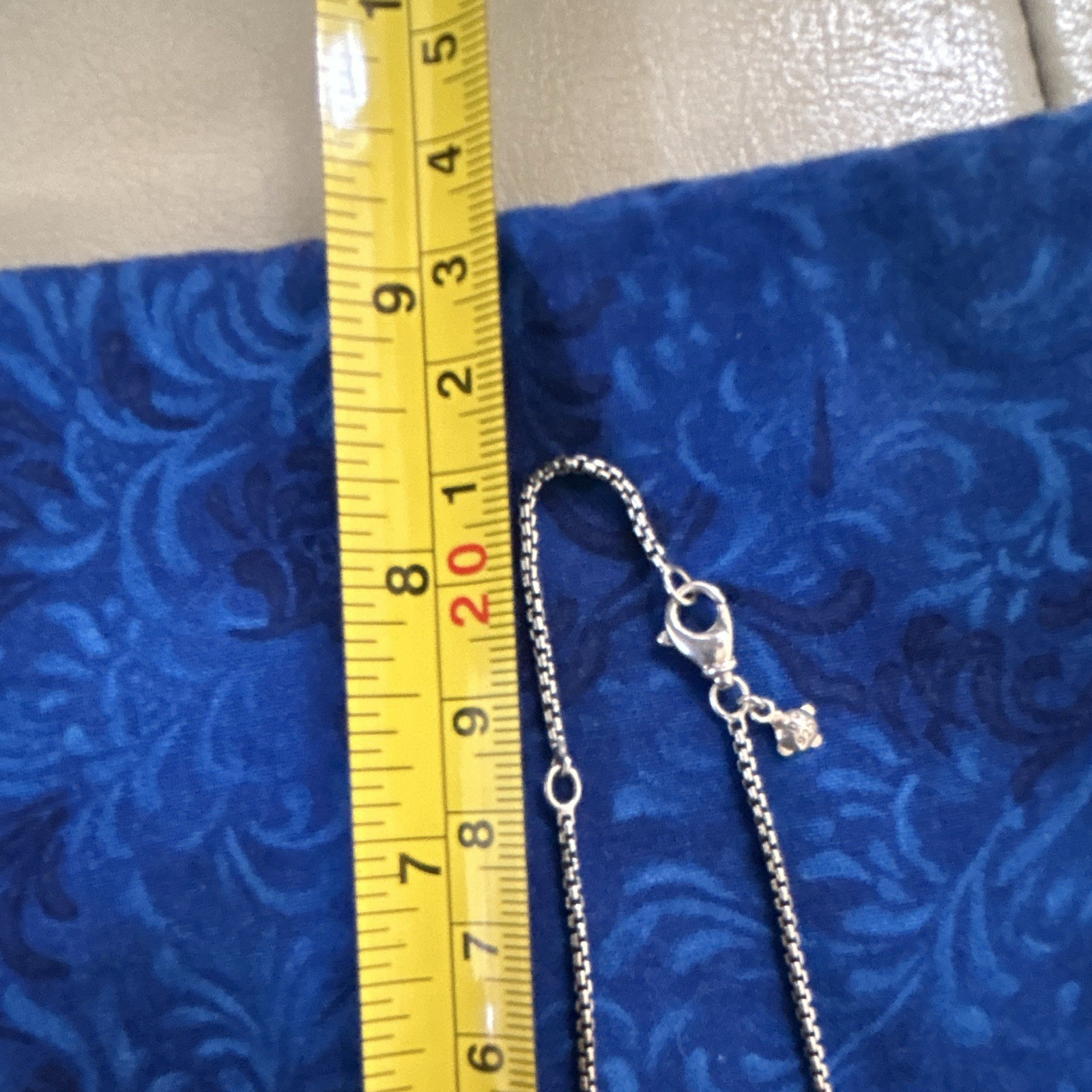 Silver Tone Box Chain Necklace Round Letter R Medal Pendant, Lobster, 20 in