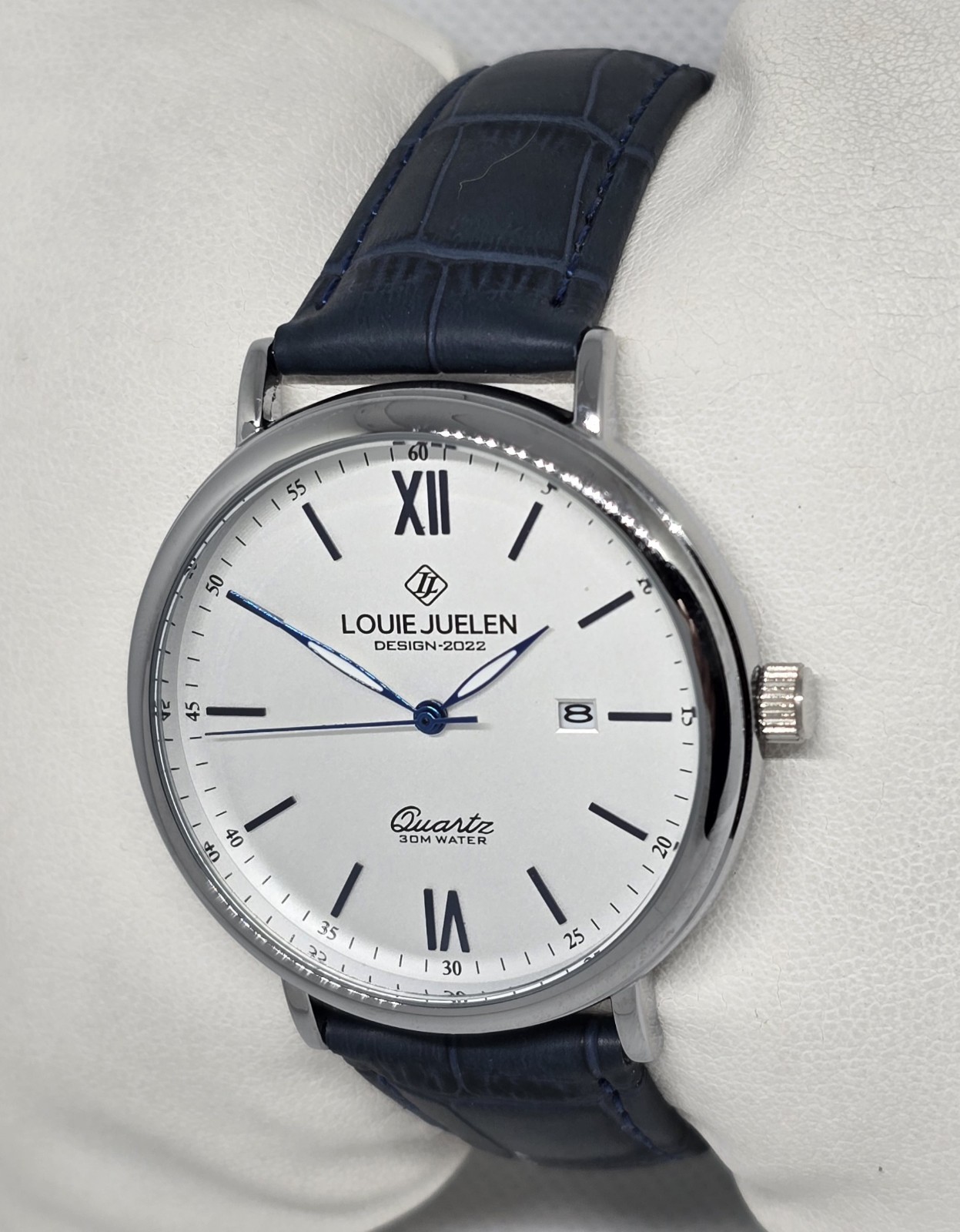 Man’s Classic Luxury Round Date Silver Tone Case Blue Leather Strap Watch 13
