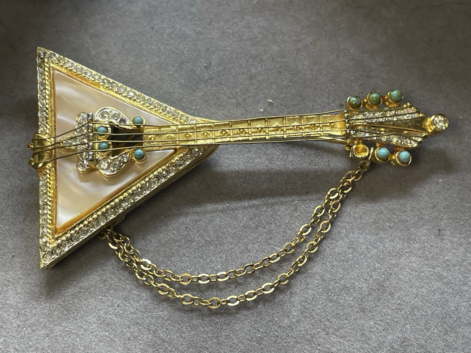VTG R. MANDLE MOP Faux Turquoise Rhinestone Balalaika Guitar Pin Brooch Rare