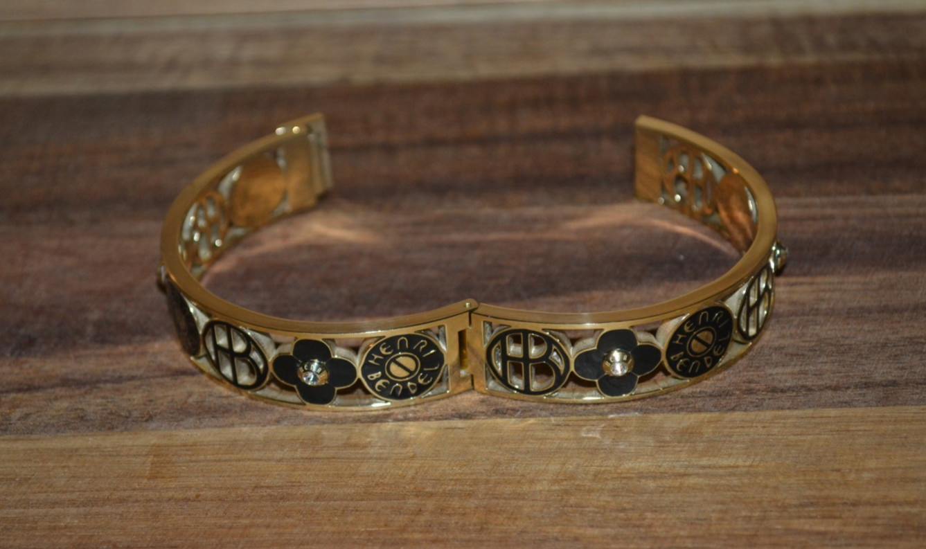 HENRI BENDEL CUTOUT BANGLE