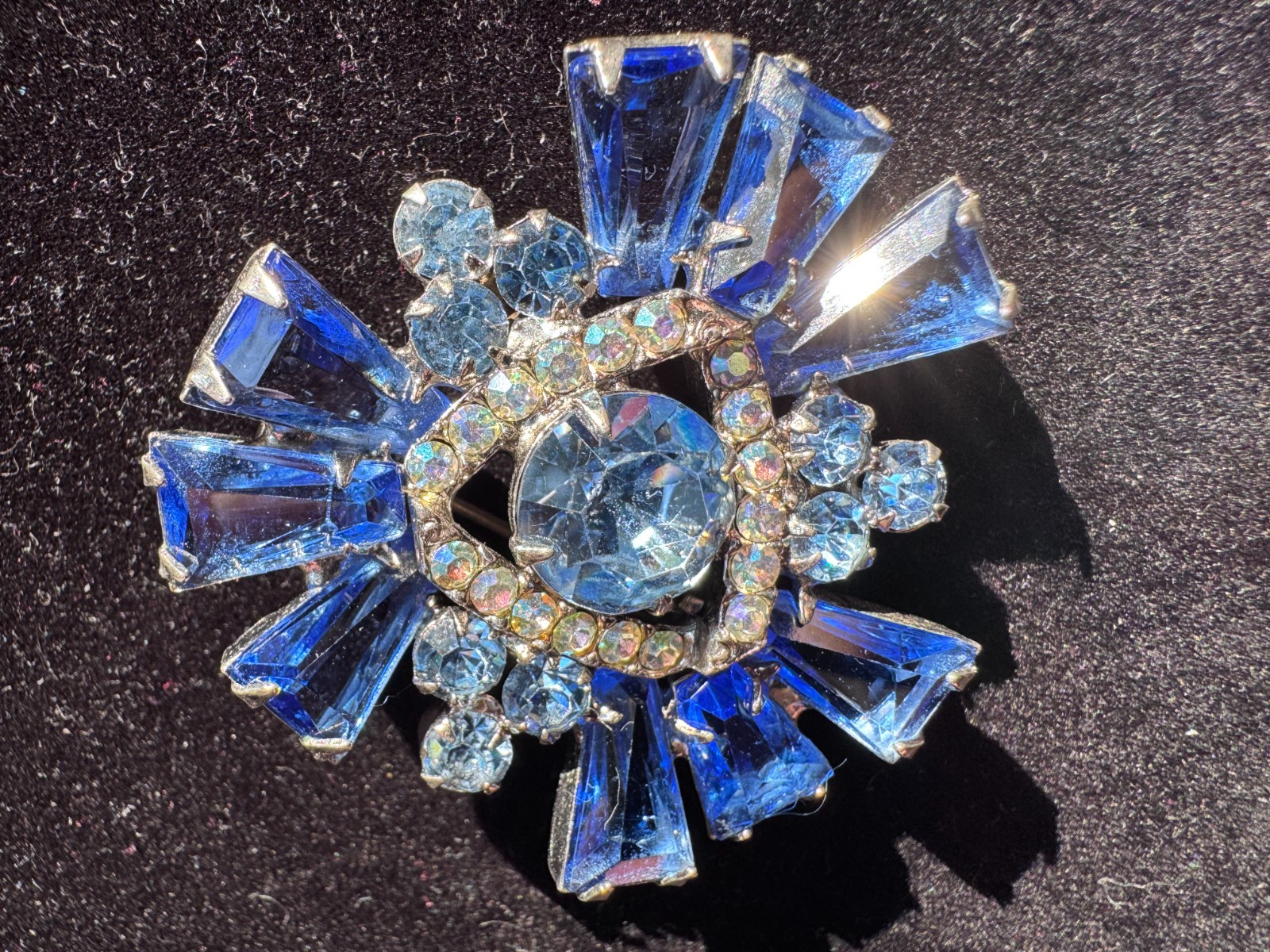 Vintage Juliana D&E Blue Keystone Glass Blue & White Rhinestone Brooch 1960s