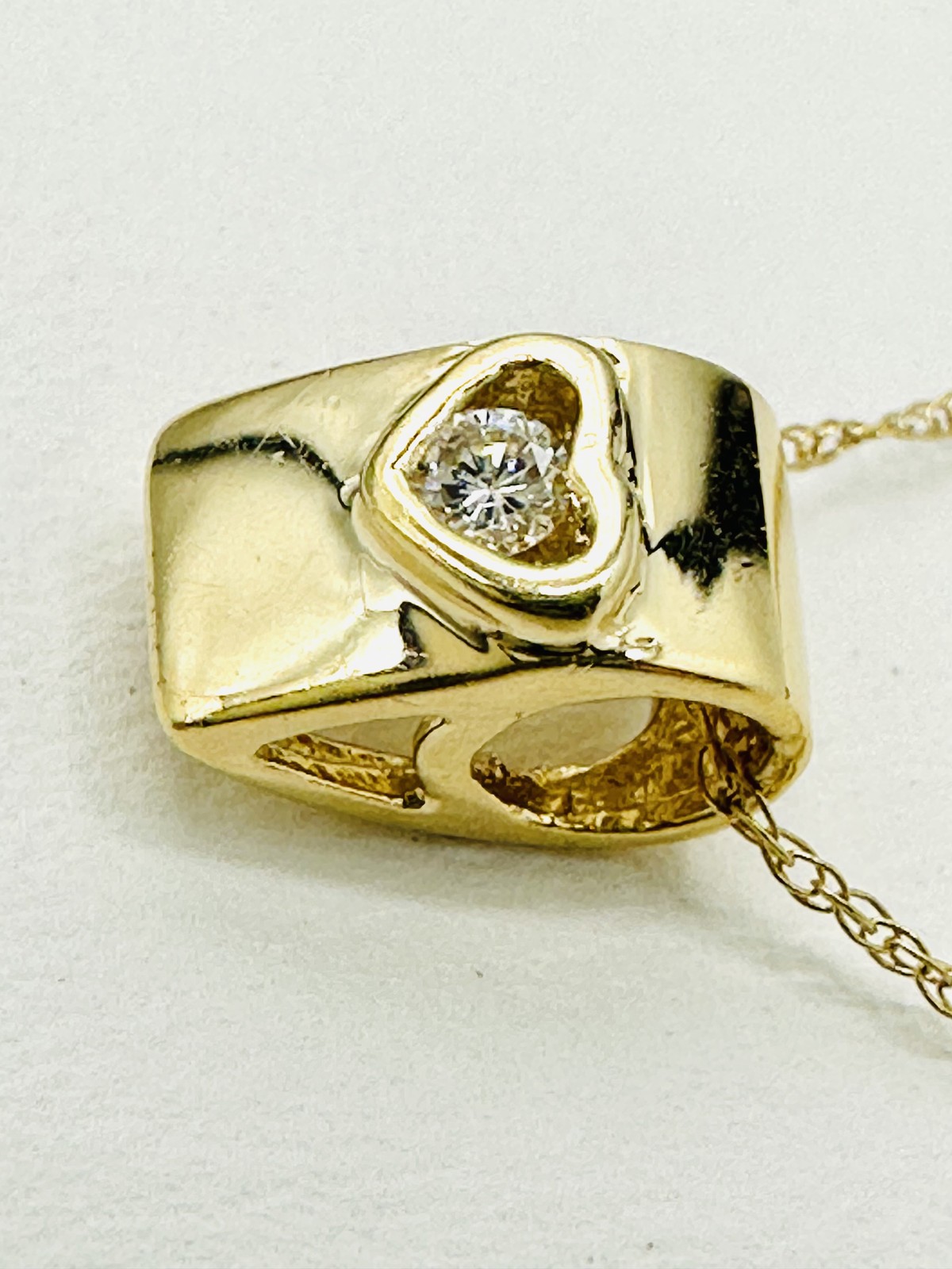 14KT Yellow Gold Diamond Slide Pendant 18in Chain 0.04ct # 2513