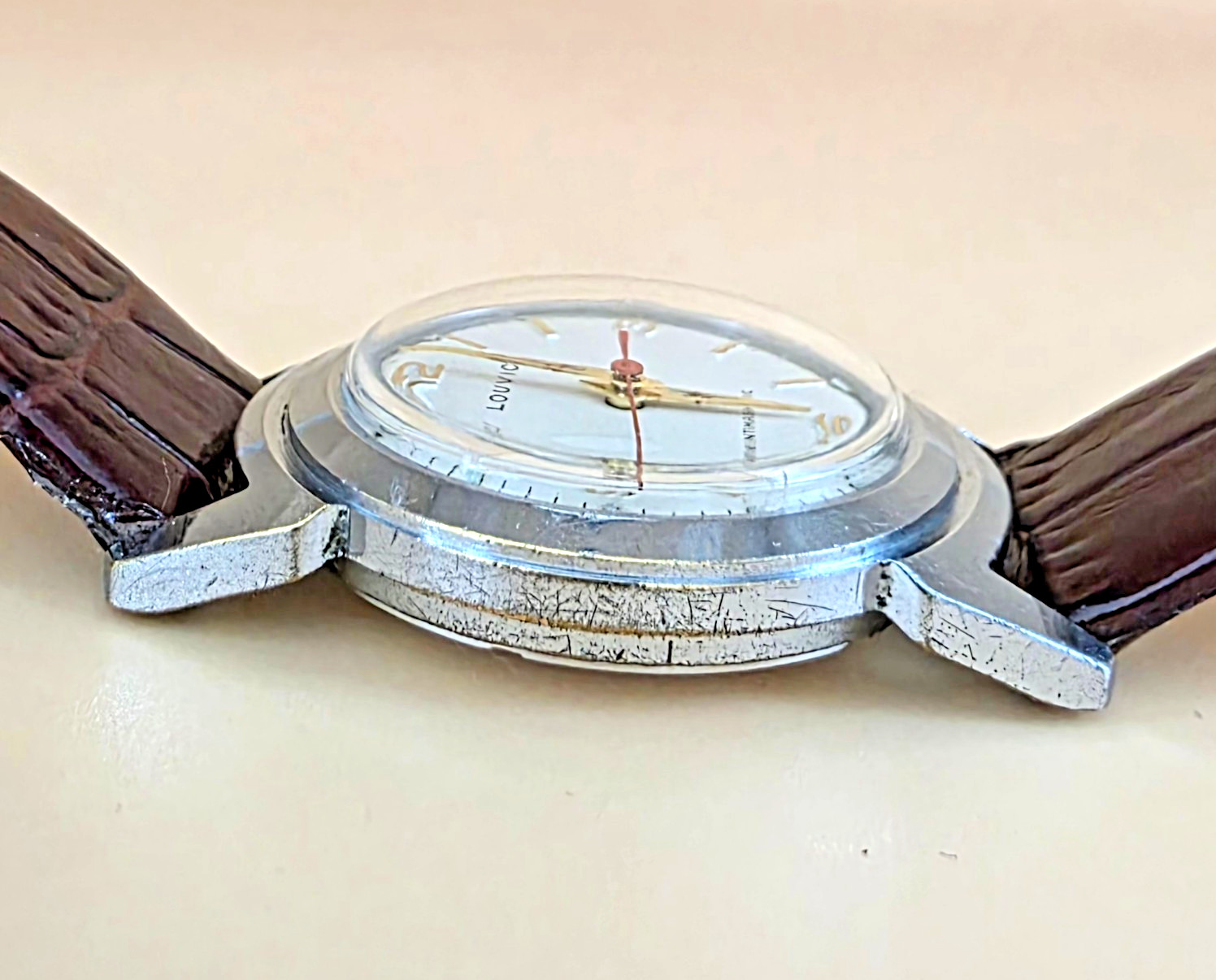 LOUVIC Rare Vintage 31mm 1950s Mechanical Swiss 7 Jewel S/S Red Second Hand Mens