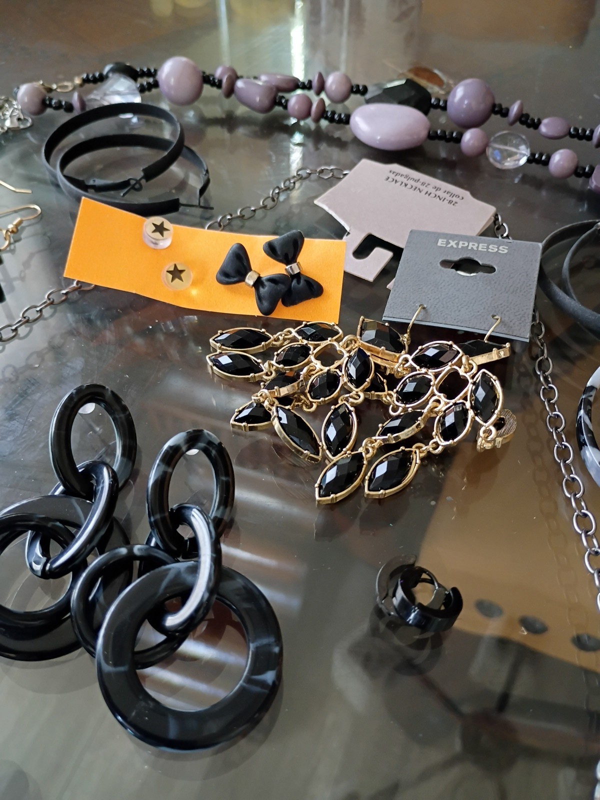 Costume Jewelry: Lot Of Black Necklaces And Earrings