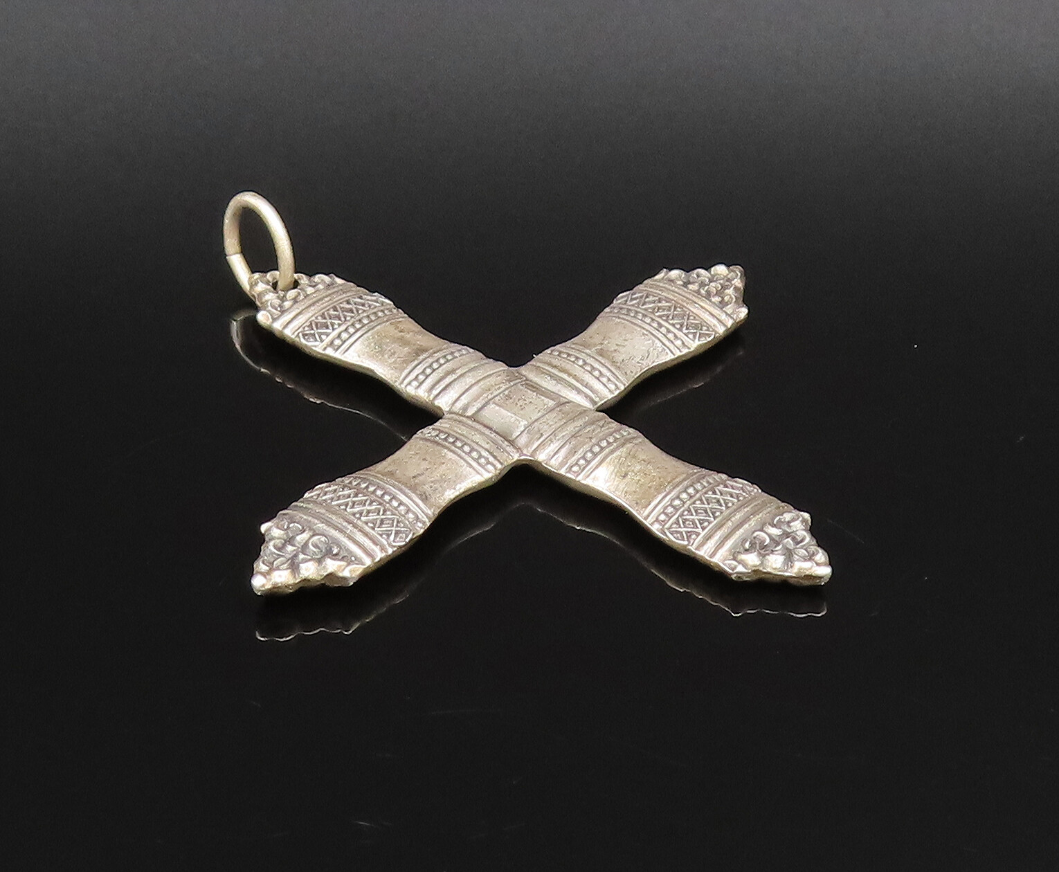 TOWLE 925 Silver Vintage Dotted & Diamond Shape Pattern Cross Pendant PT21774