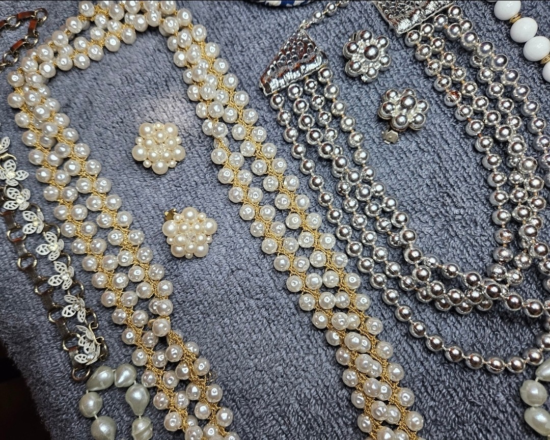 Mixed Jewelry lot of 12 Vintage and modern Some marked Estate Sale Find