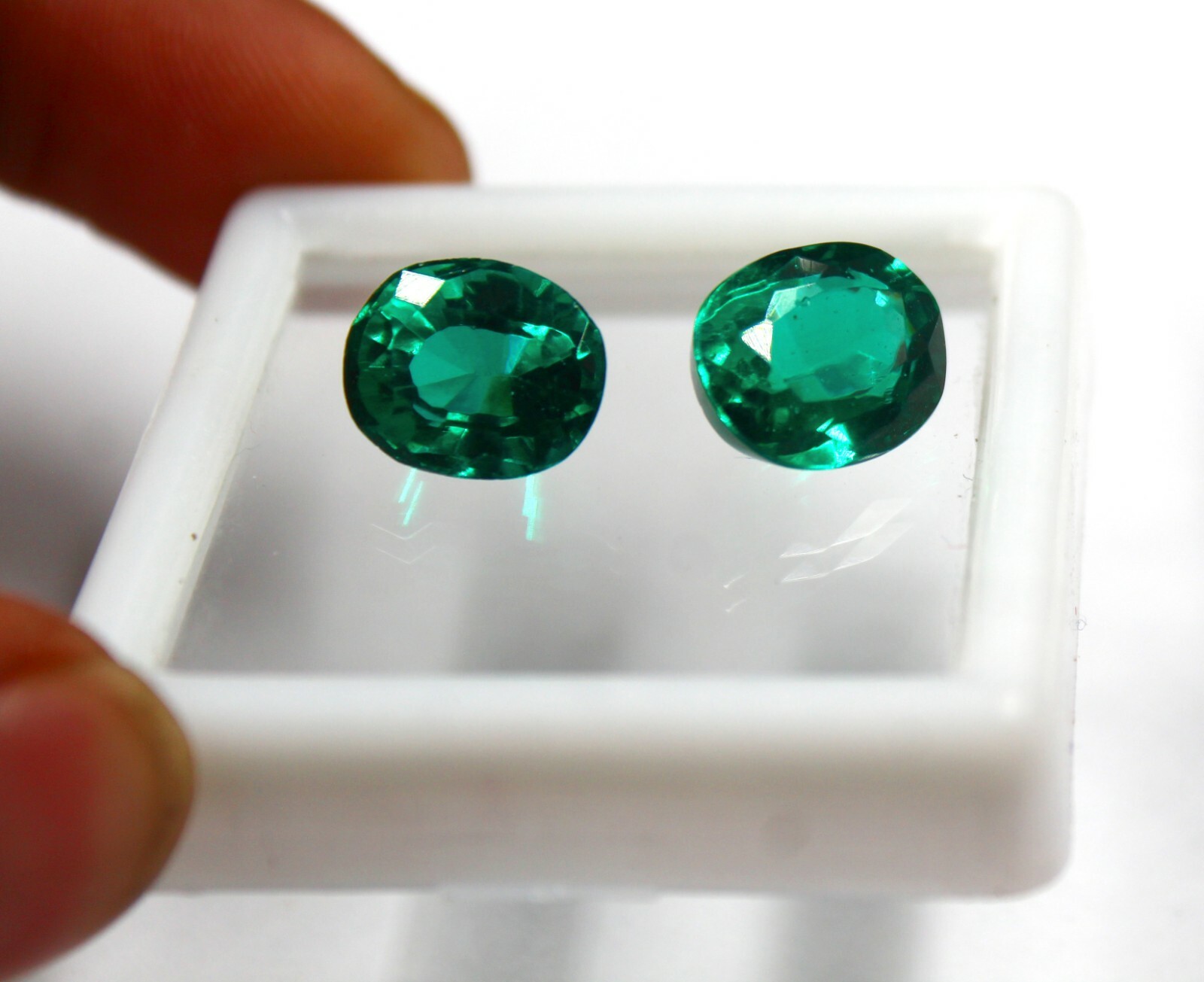 Pair Green Emerald 16.55Ct Certified Matching Natural Oval Shape 12mm Gemstone