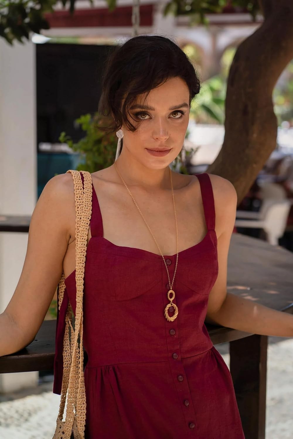 Chic Handcrafted Long Pendant Necklace in 18K Gold – Perfect for Any Occasion