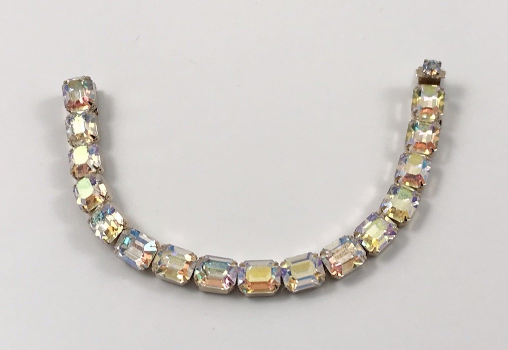 Brilliant Vintage Weiss Emerald Cut Aurora Borealis Gold Tone Bracelet. #890