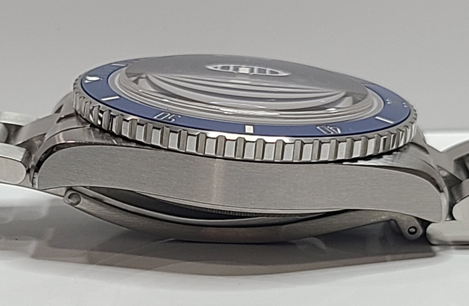 San Martin SN004-G LE Blue Dial Diver 38mm NH35 AutoMov 200M WR Sapphire Crystal