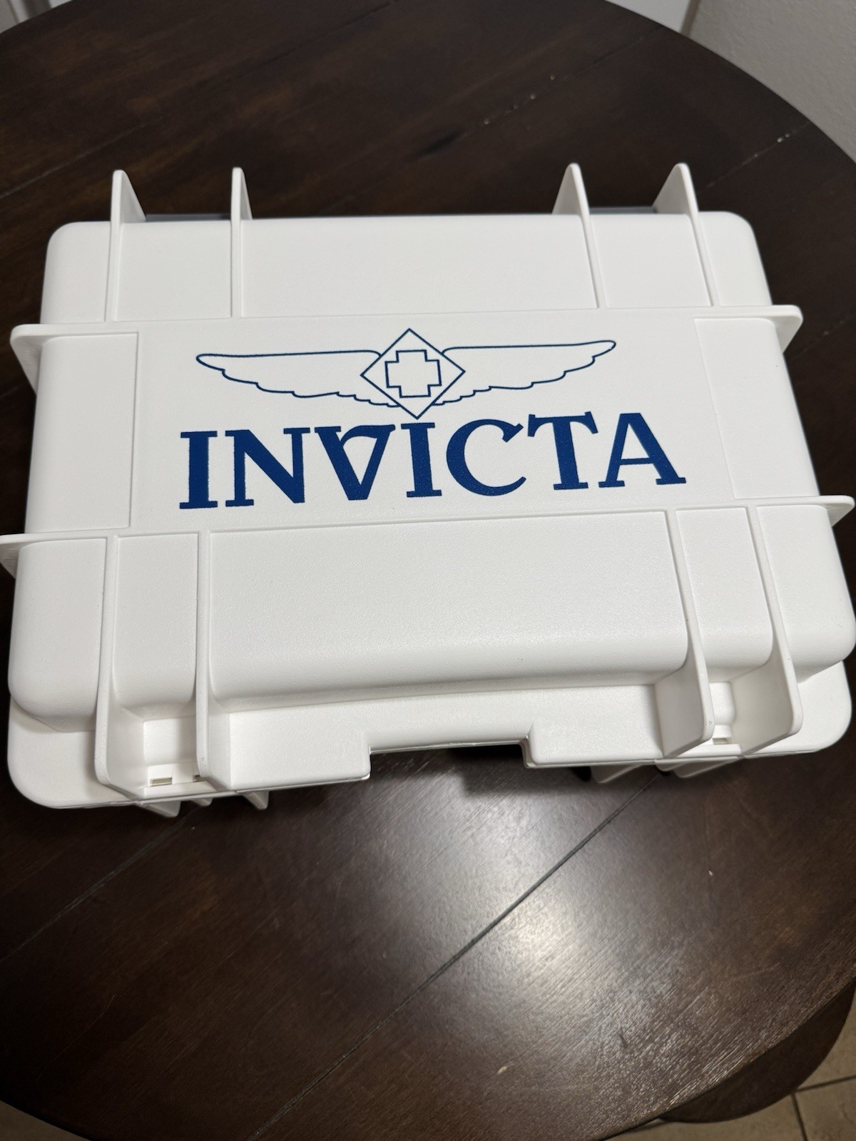 NEW 8 Men’s Activa Sport Watches With Invicta 8 Slot Hard Case !