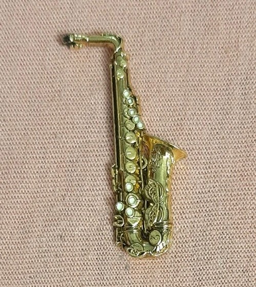 Vintage Gold Tone 3D Saxophone Instrument Future Primitive Lapel Pin Musician