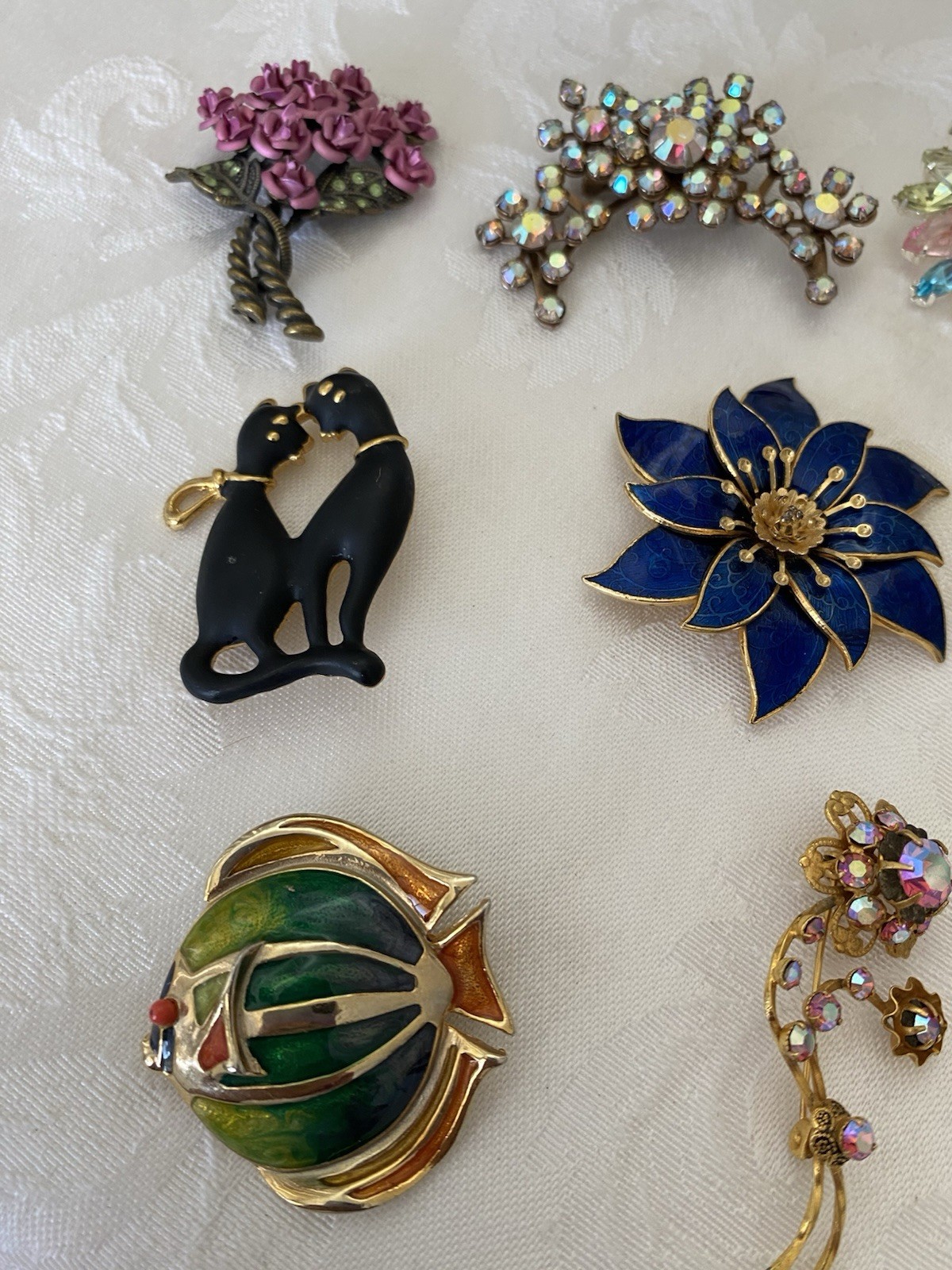 Vintage Lot Of 15 Brooches Some Signed