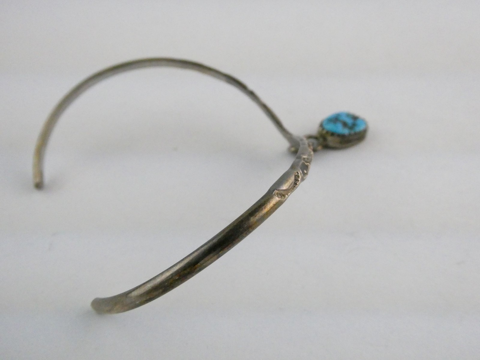 Southwestern Sterling Silver V Shape Turquoise Drop Design Cuff Bracelet 6.25 In