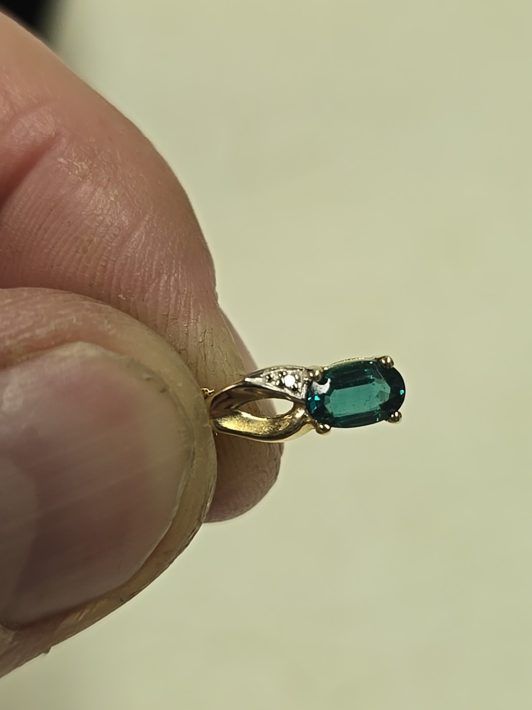 10k Yellow Gold 20″ Neckalce With 10k Emerald And Diamond Accent Pendant