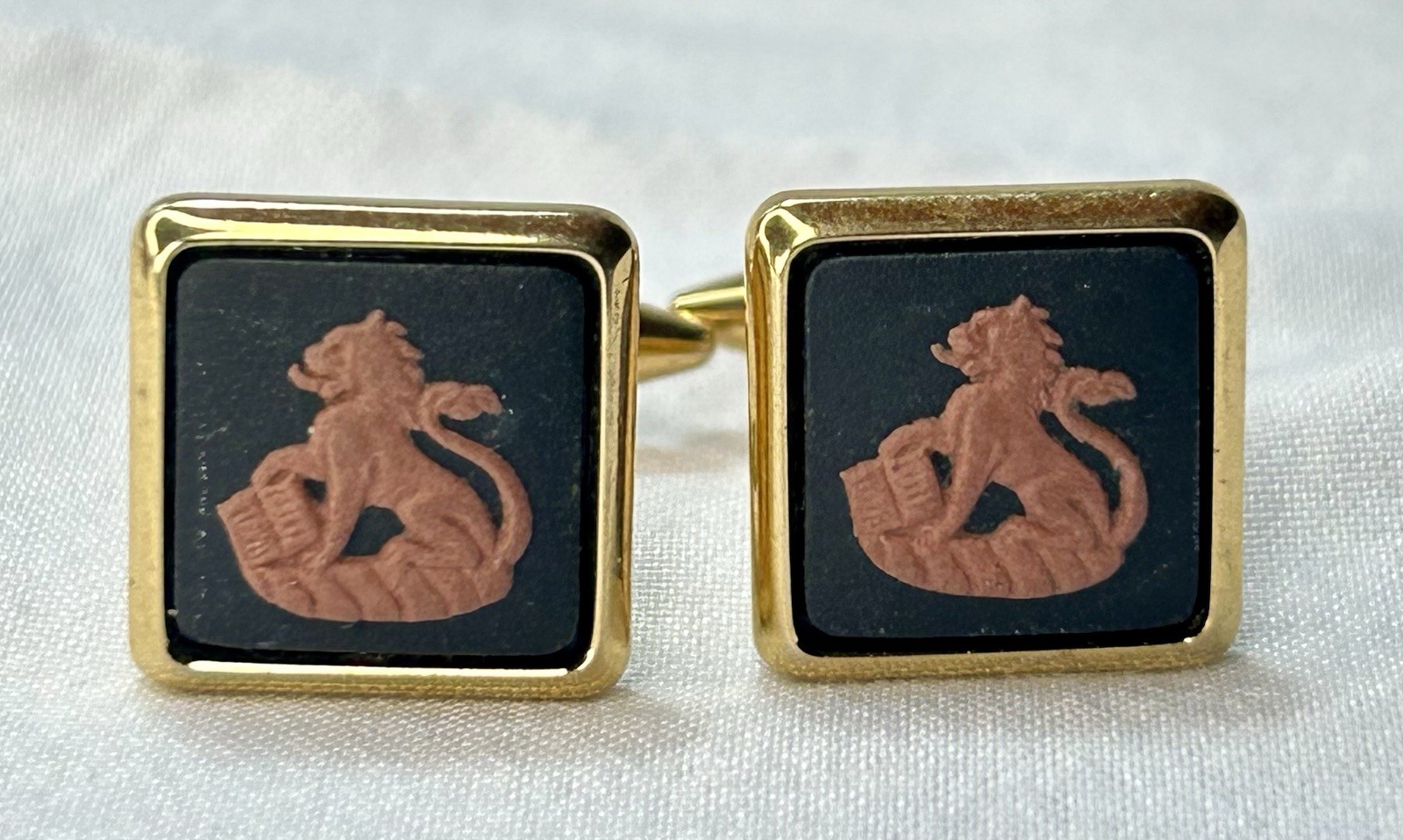 Wedgwood Lot Of 4 Pair Vintage Cufflinks