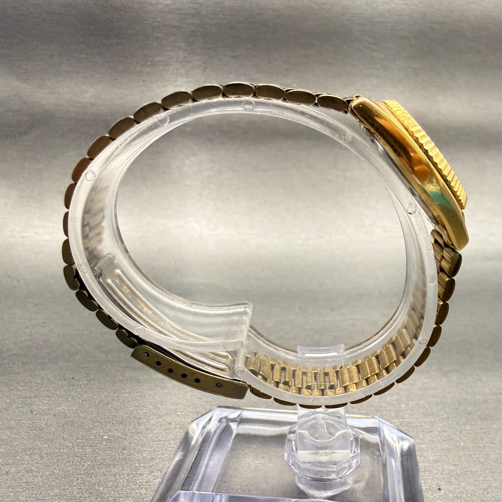Seiko SQ Watch Women 24mm Gold Dial Gold Tone Daydate Round 3E23-0A69 New Batt