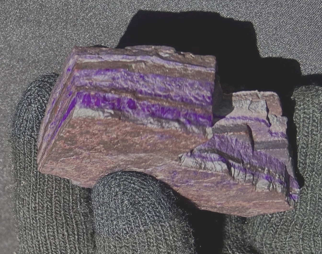 SUGILITE GEL VEINS in MANGANESE ORE LAYERED LARGE ROUGH 142 GRAMS- 5 Oz’s RSA