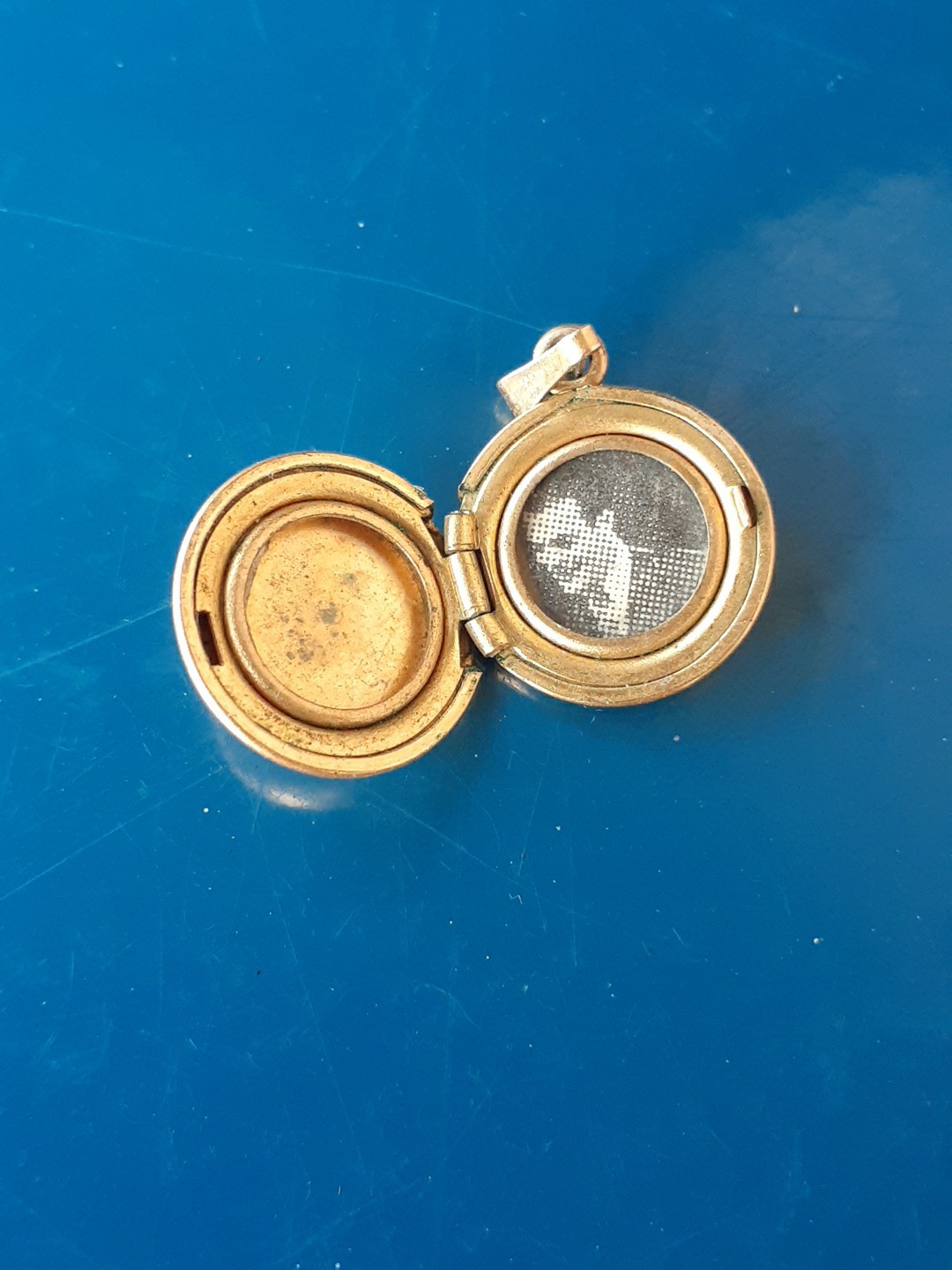 12K Gold Filled 1/20 GF Engraved Small Vintage Photo Locket Tiny W/Intials