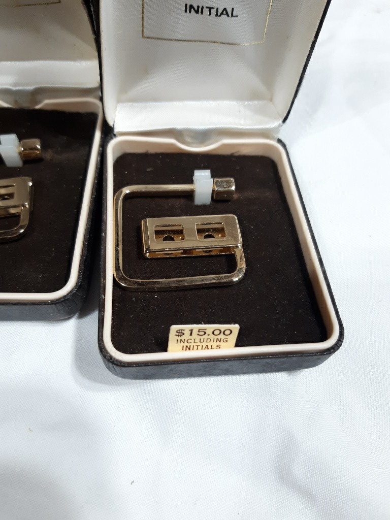 Lot of 35 Swank Men’s Initial T Square Cufflinks & Tie Bar Set & other jewelry